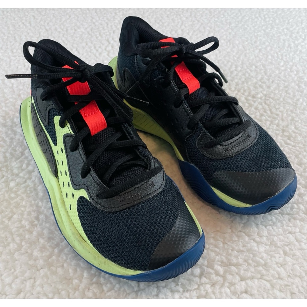 UNDER ARMOUR • Kids Black/Green Jet '23 Basketball Sneakers, 3.5Y - Picture 11 of 16